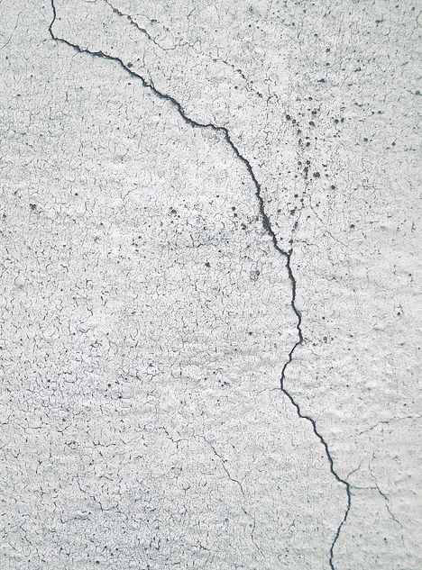 cracking foundation wall